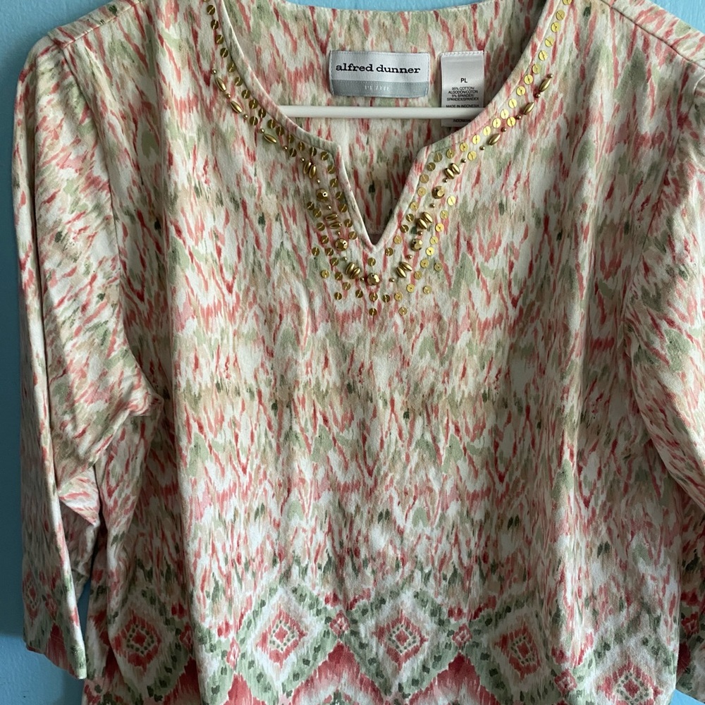Alfred Dunner Cream Coral & Sage Printed V-Neck Tunic with Gold Accents